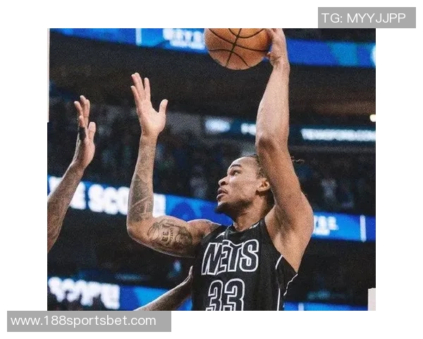 克莱半场神勇表现三分球9中6狂砍23分引发全场惊叹